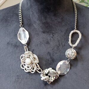 Vintage Womens Silver Tone Floral Statement Crystal Necklace with Lobster Clasp